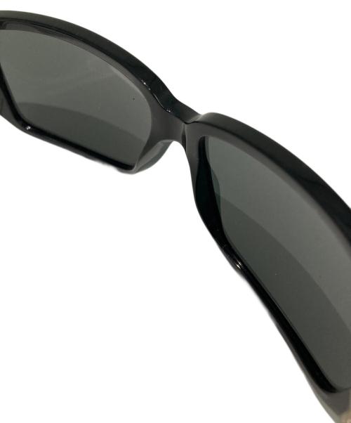 PRADA（プラダ）PRADA (プラダ) トライアングルログサングラス ブラック サイズ:57□15 135の古着・服飾アイテム