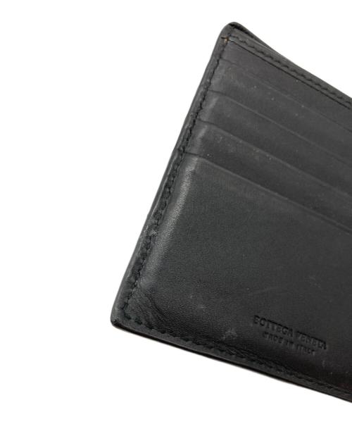 BOTTEGA VENETA（ボッテガベネタ）BOTTEGA VENETA (ボッテガベネタ) イントレチャート2つ折り財布 ブラックの古着・服飾アイテム