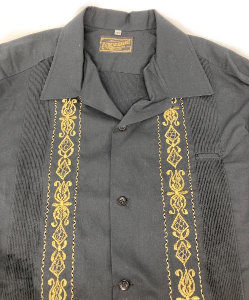 ESTRELLASTANDARD（エストレアスタンダード）ESTRELLASTANDARD (エストレアスタンダード) キューバシャツ ブラック サイズ:44の古着・服飾アイテム