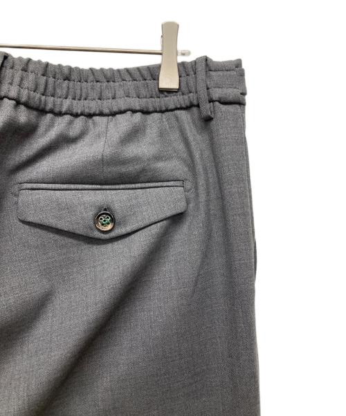 BERWICH（ベルウィッチ）BERWICH (バーウィック) BERTOベルト テクノウール1プリーツバックシャーリングテーパードパンツ グレー サイズ:54の古着・服飾アイテム