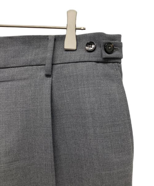 BERWICH（ベルウィッチ）BERWICH (バーウィック) BERTOベルト テクノウール1プリーツバックシャーリングテーパードパンツ グレー サイズ:54の古着・服飾アイテム
