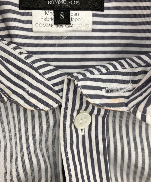 COMME des GARCONS HOMME PLUS（コムデギャルソンオムプリュス）COMME des GARCONS HOMME PLUS (コムデギャルソンオムプリュス) ストライプシャツ グレー サイズ:Ｓの古着・服飾アイテム