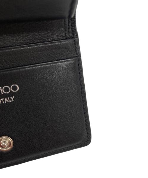 JIMMY CHOO（ジミーチュウ）JIMMY CHOO (ジミーチュウ) クリスタルスタースタッズ 二つ折り財布 ブラックの古着・服飾アイテム