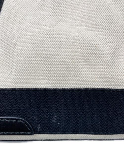 BALENCIAGA（バレンシアガ）BALENCIAGA (バレンシアガ) キャンバストートバッグ アイボリーの古着・服飾アイテム