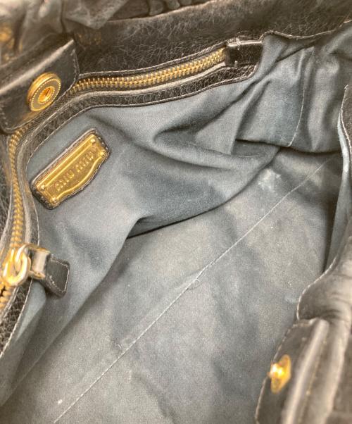 MIU MIU（ミュウミュウ）MIU MIU (ミュウミュウ) ヴィッテロルクスハンドバッグ ブラックの古着・服飾アイテム