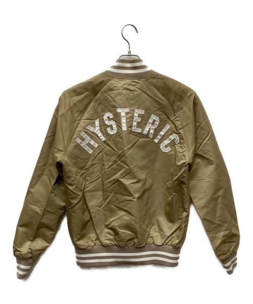 Hysteric Glamour（ヒステリックグラマー）Hysteric Glamour (ヒステリックグラマー) バックアーチロゴ HYSTERIC-G 刺繍 ナイロン スタジャン/02171AB14 ベージュ サイズ:Ｍの古着・服飾アイテム