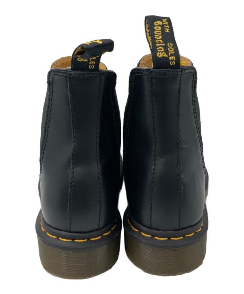 Dr.Martens（ドクターマーチン）Dr.Martens (ドクターマーチン) YELLOW STITCH サイドゴア チェルシーブーツ ブラック サイズ:UK7の古着・服飾アイテム