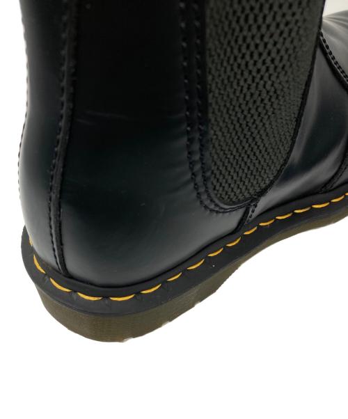 Dr.Martens（ドクターマーチン）Dr.Martens (ドクターマーチン) YELLOW STITCH サイドゴア チェルシーブーツ ブラック サイズ:UK7の古着・服飾アイテム