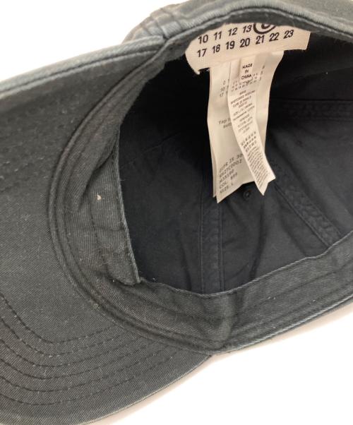 MM6 Maison Margiela（エムエムシックスメゾンマルジェラ）MM6 Maison Margiela (エムエムシックスメゾンマルジェラ) ベースボールキャップ ブラックの古着・服飾アイテム