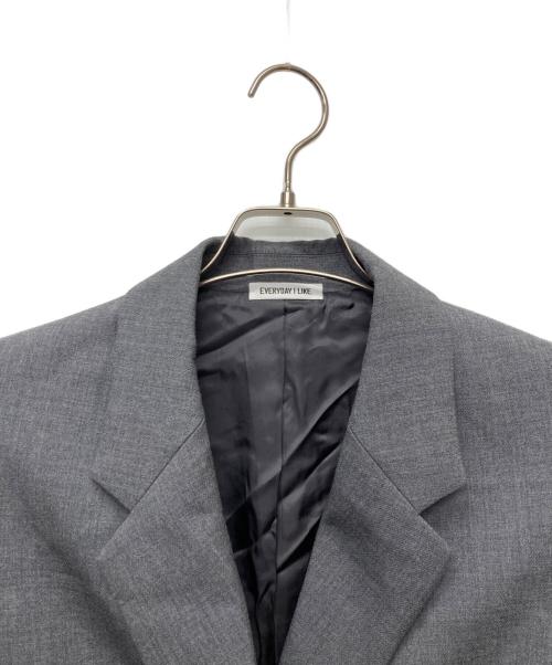 EVERYDAY I LIKE.（エヴリデイ アイ ライク）EVERYDAY I LIKE. (エヴリデイ アイ ライク) Wクロス Essential ジャケット グレー サイズ:36の古着・服飾アイテム