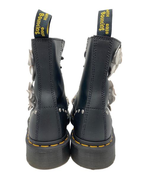 Dr.Martens（ドクターマーチン）Dr.Martens (ドクターマーチン) フラワーアップリケ8ホールブーツ ブラック サイズ:23.5cmの古着・服飾アイテム