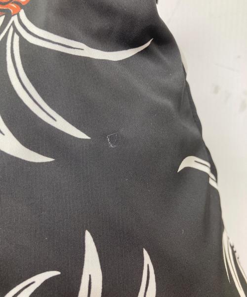 PRADA（プラダ）PRADA (プラダ) アロハ柄ナイロントートバッグ ブラックの古着・服飾アイテム