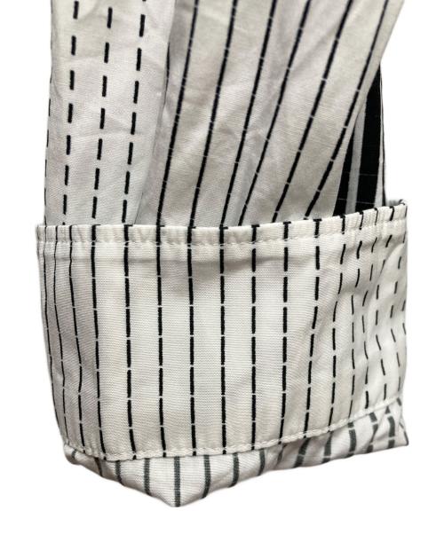 PRADA（プラダ）PRADA (プラダ) ストライプジップアップシャツ/UCN330 S211 ホワイト サイズ:XSの古着・服飾アイテム