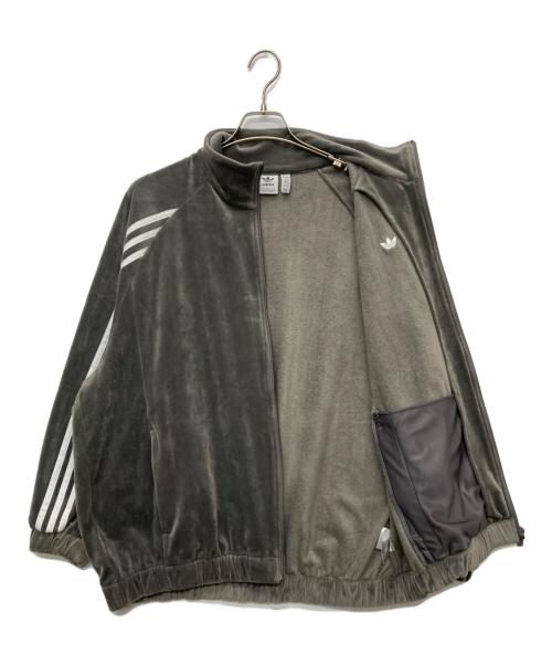 adidas（アディダス）adidas (アディダス) ベルベット オーバーサイズ トラックトップ/IT9403 グレー サイズ:J XLの古着・服飾アイテム