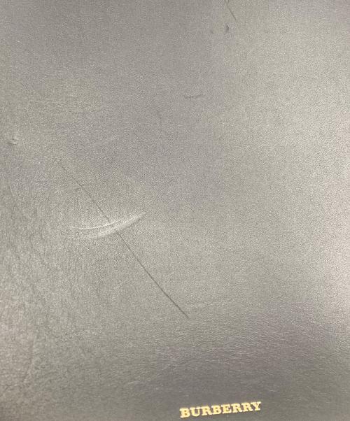 BURBERRY（バーバリー）BURBERRY (バーバリー) ミディアムバケットショルダーバッグ ブラックの古着・服飾アイテム