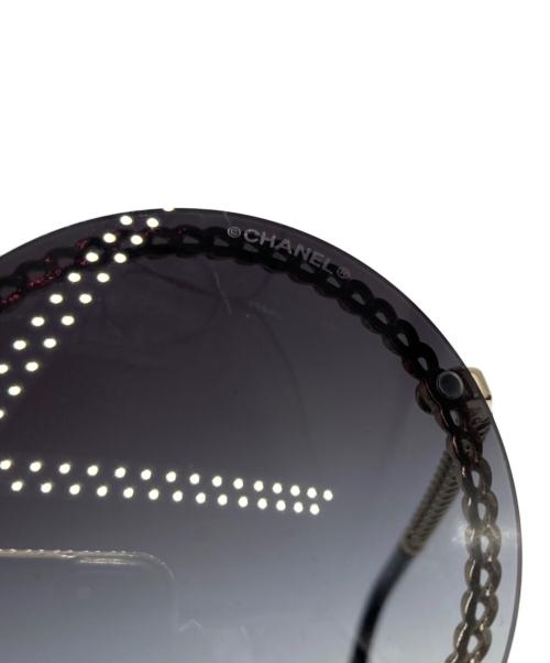CHANEL（シャネル）CHANEL (シャネル) ココマークチェーン付サングラス ブラック×ゴールド サイズ:58□18 135の古着・服飾アイテム