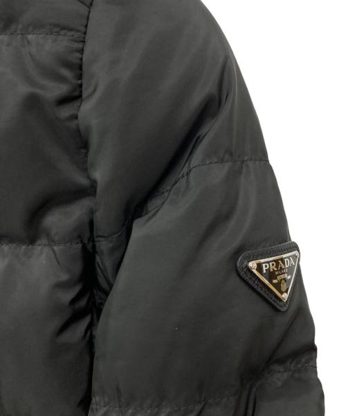 PRADA（プラダ）PRADA (プラダ) トライアングルロゴフーデッドダウンジャケット ブラック サイズ:40の古着・服飾アイテム