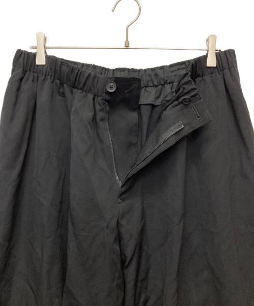 Yohji Yamamoto pour homme（ヨウジヤマモト プールオム）Yohji Yamamoto pour homme (ヨウジヤマモト プールオム) シワギャバ タブ付きギャザーパンツ/HN-P32-100 ブラック サイズ:3の古着・服飾アイテム