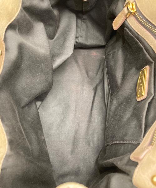 MIU MIU（ミュウミュウ）MIU MIU (ミュウミュウ) VITELLO SHINE/RN0685 ベージュの古着・服飾アイテム