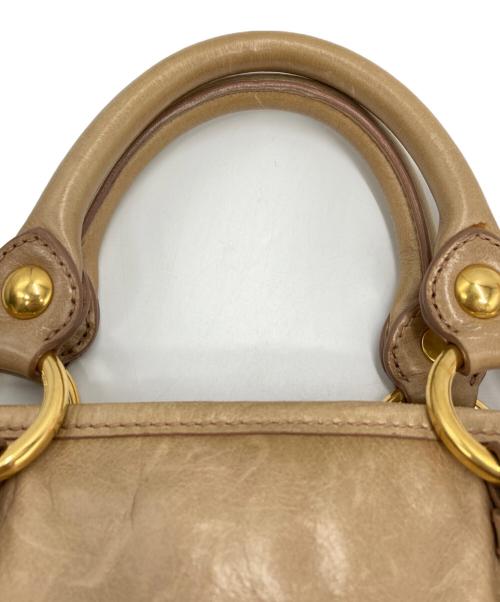 MIU MIU（ミュウミュウ）MIU MIU (ミュウミュウ) VITELLO SHINE/RN0685 ベージュの古着・服飾アイテム