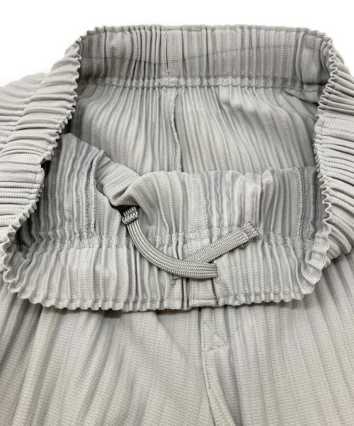 HOMME PLISSE ISSEY MIYAKE（オム プリッセ イッセイ ミヤケ）HOMME PLISSE ISSEY MIYAKE (オム プリッセ イッセイ ミヤケ) プリーツパンツ/HP55JF351 グレー サイズ:Ｓの古着・服飾アイテム