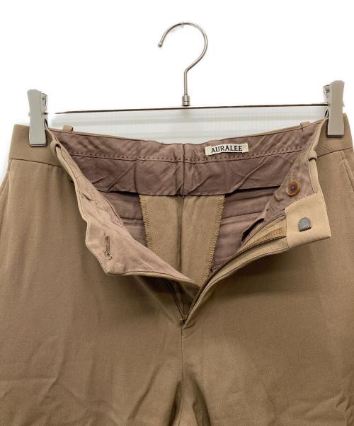 AURALEE（オーラリー）AURALEE (オーラリー) LIGHT WOOL MAX GABARDINE SLACKS ブラウン サイズ:4の古着・服飾アイテム