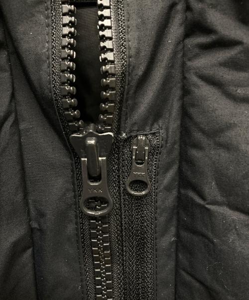 F.C.R.B.（エフシーレアルブリストル）F.C.R.B. (エフシーレアルブリストル) スカルプリントダウンジャケット/53463-011 ブラック サイズ:Ｓの古着・服飾アイテム