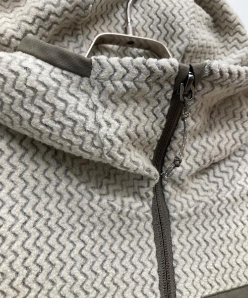 Patagonia（パタゴニア）Patagonia (パタゴニア) R1 エアフルジップフーディ ベージュ サイズ:Sの古着・服飾アイテム