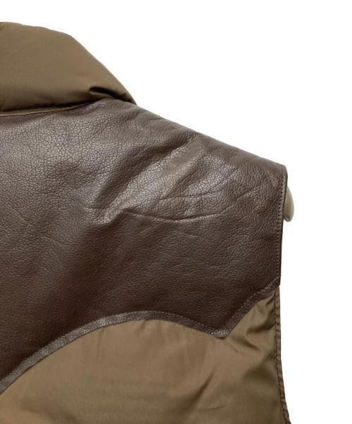 RockyMountainFeatherBed（ロッキーマウンテンフェザーベッド）RockyMountainFeatherBed (ロッキーマウンテンフェザーベッド) STANDARD CALIFORNIA (スタンダードカリフォルニア) SD DOWN VEST/290-252-22 ベージュ サイズ:42の古着・服飾アイテム