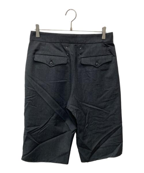 Maison Margiela（メゾンマルジェラ）Maison Margiela (メゾンマルジェラ) ベルテッドハーフパンツ/S50MU0050 グレー サイズ:48の古着・服飾アイテム