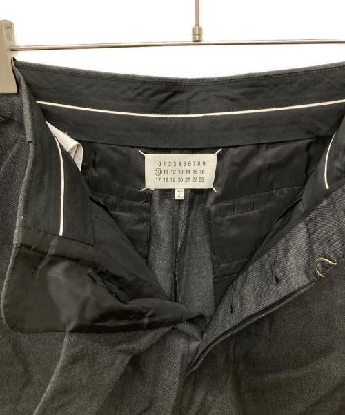 Maison Margiela（メゾンマルジェラ）Maison Margiela (メゾンマルジェラ) ベルテッドハーフパンツ/S50MU0050 グレー サイズ:48の古着・服飾アイテム
