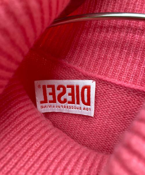 DIESEL（ディーゼル）DIESEL (ディーゼル) Dロゴデザイン半袖ニット/A06713 ピンク サイズ:3の古着・服飾アイテム