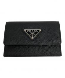 PRADA（プラダ）の古着「サフィアーノレザートライアングルロゴカードケース/2MF028」｜ブラック
