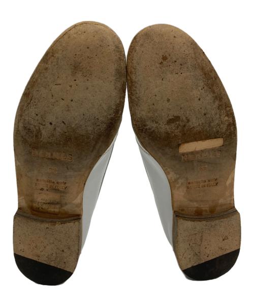 HERMES（エルメス）HERMES (エルメス) エブリン  Hロゴ パンチング レザーローファー ホワイト サイズ:36の古着・服飾アイテム