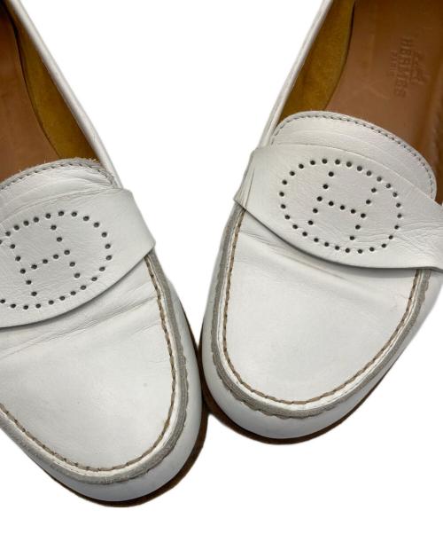 HERMES（エルメス）HERMES (エルメス) エブリン  Hロゴ パンチング レザーローファー ホワイト サイズ:36の古着・服飾アイテム