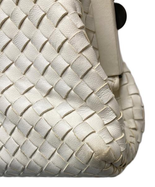 BOTTEGA VENETA（ボッテガベネタ）BOTTEGA VENETA (ボッテガベネタ) イントレチャートがま口ハンドバッグ/131670 ホワイトの古着・服飾アイテム