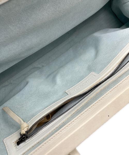 BOTTEGA VENETA（ボッテガベネタ）BOTTEGA VENETA (ボッテガベネタ) イントレチャートがま口ハンドバッグ/131670 ホワイトの古着・服飾アイテム