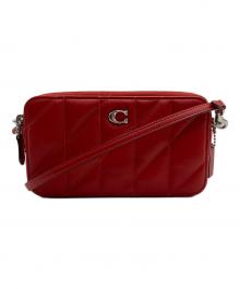 COACH（コーチ）の古着「キラ クロスボディピロー キルティング/CM531」｜レッド