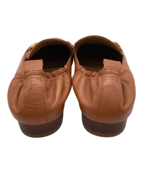 TORY BURCH（トリーバーチ）TORY BURCH (トリーバーチ) MINI BENTON CHARM ローファー/88346 ブラウン サイズ:8Mの古着・服飾アイテム