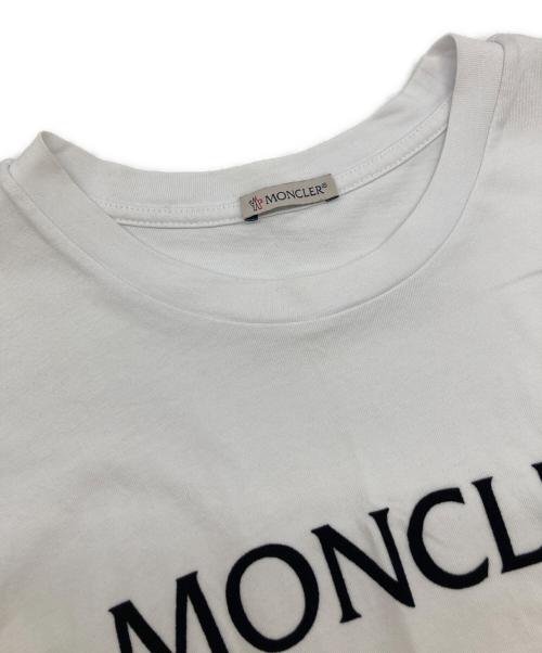 MONCLER（モンクレール）MONCLER (モンクレール) Flocked Logo Patch Vintage Cotton Tee/J20918C00024 ホワイト サイズ:Ｍの古着・服飾アイテム