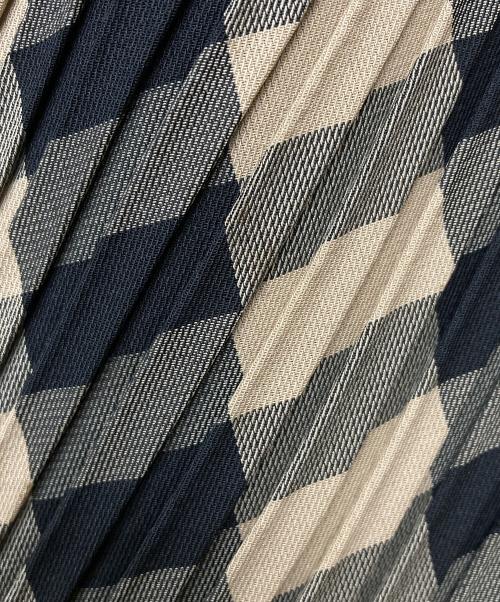 ISSEY MIYAKE（イッセイミヤケ）ISSEY MIYAKE (イッセイミヤケ) バイアスプリーツスカート/IM84-FG913 ブラック×ベージュ サイズ:Ｍの古着・服飾アイテム