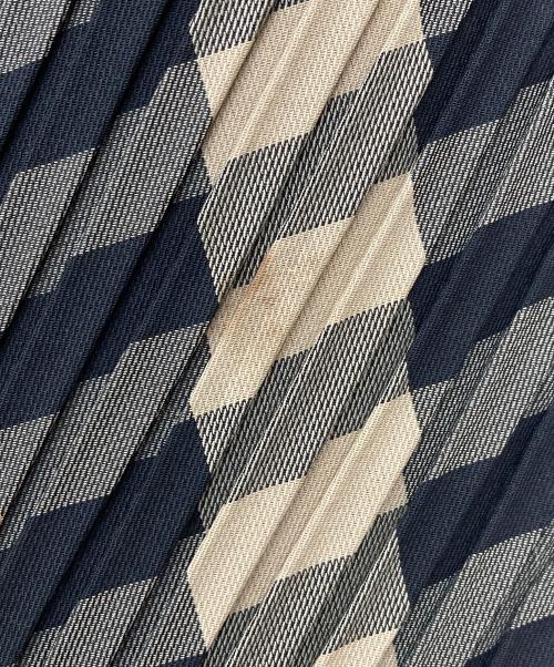 ISSEY MIYAKE（イッセイミヤケ）ISSEY MIYAKE (イッセイミヤケ) バイアスプリーツスカート/IM84-FG913 ブラック×ベージュ サイズ:Ｍの古着・服飾アイテム