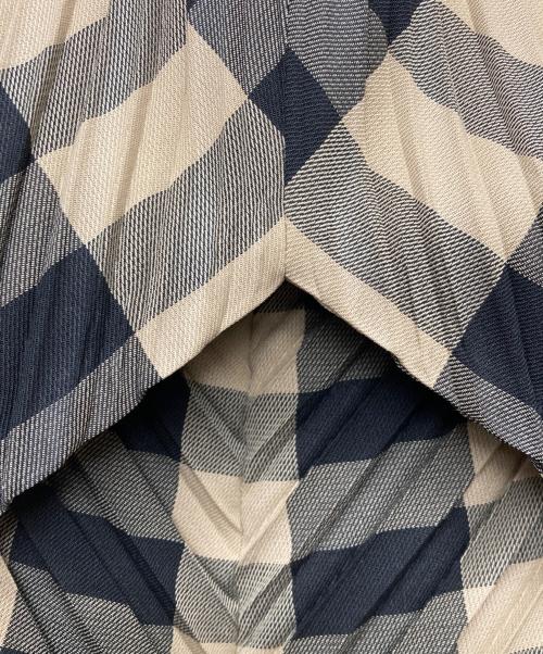 ISSEY MIYAKE（イッセイミヤケ）ISSEY MIYAKE (イッセイミヤケ) セーラーカラープリーツ変形ジャケット ブラック×ベージュ サイズ:Ｍの古着・服飾アイテム