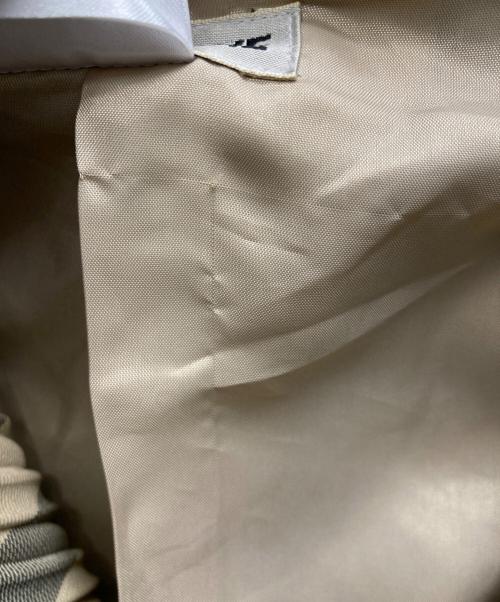 ISSEY MIYAKE（イッセイミヤケ）ISSEY MIYAKE (イッセイミヤケ) セーラーカラープリーツ変形ジャケット ブラック×ベージュ サイズ:Ｍの古着・服飾アイテム