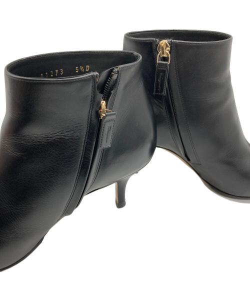 Salvatore Ferragamo（サルヴァトーレ フェラガモ）Salvatore Ferragamo (サルヴァトーレ フェラガモ) ヴァラリボンショートブーツ ブラック サイズ:5 1/2の古着・服飾アイテム