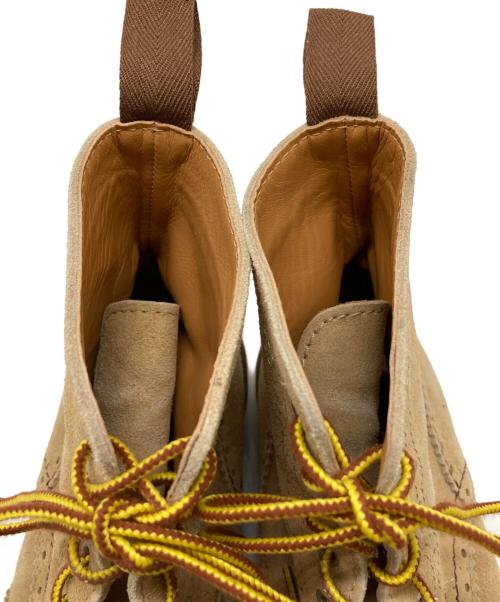 COMME des GARCONS JUNYA WATANABE MAN（コム デ ギャルソン ジュンヤ ワタナベ マン）COMME des GARCONS JUNYA WATANABE MAN (コム デ ギャルソン ジュンヤ ワタナベ マン) スウェードウィングチップブーツ ベージュ サイズ:XSの古着・服飾アイテム