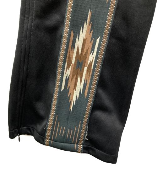 KAPITAL（キャピタル）KAPITAL (キャピタル) スムースジャージー KOCHI&ZEPHYR ネイティブ柄 センターデザイン トラックパンツ/K2304LP095 ブラック サイズ:2の古着・服飾アイテム