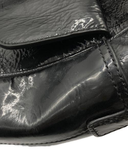 ANYA HINDMARCH（アニヤ・ハインドマーチ）ANYA HINDMARCH (アニヤ・ハインドマーチ) エナメルスモールカーカーハンドバッグ ブラックの古着・服飾アイテム