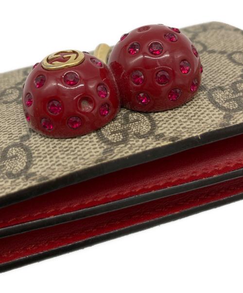 GUCCI（グッチ）GUCCI (グッチ) チェリーコンパクトウォレット/476050 レッド×ベージュの古着・服飾アイテム