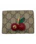 GUCCI（グッチ）の古着「チェリーコンパクトウォレット/476050」｜レッド×ベージュ